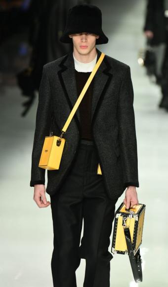 Should ALL Men Wear Handbags?