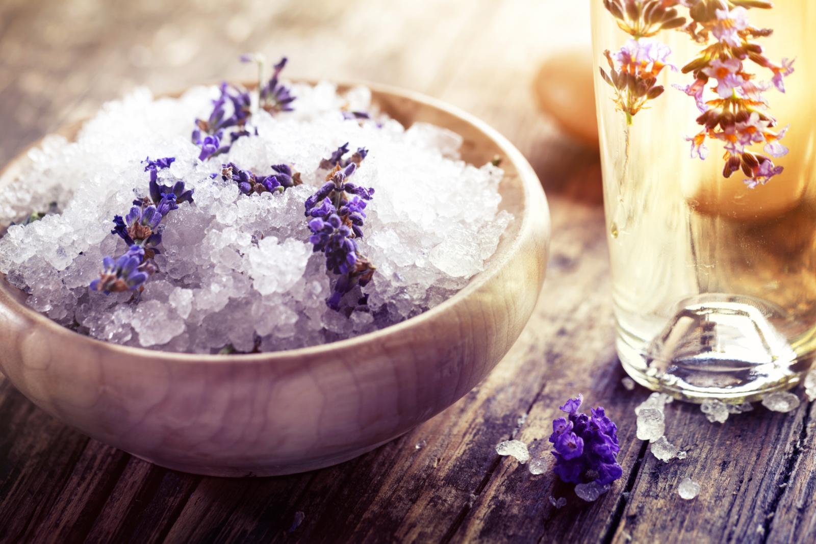 Lavender bath salt and esencial oil