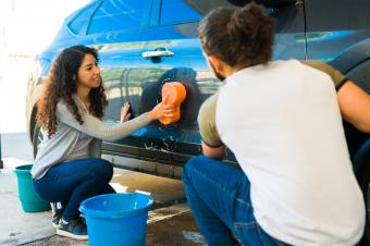 https://cf.ltkcdn.net/home/cleaning/images/slide/360973-850x566-wash-car_2242454103.jpg