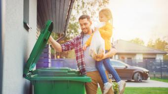 https://cf.ltkcdn.net/home/cleaning/images/slide/360981-850x479-trash_1817801894.jpg