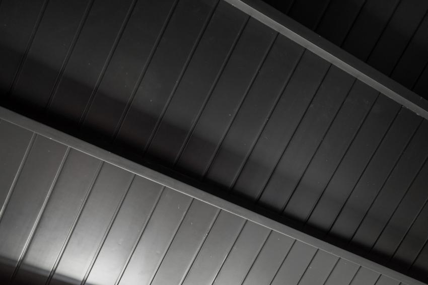 17 Black Shiplap Wall Ideas for Dramatic Design | LoveToKnow