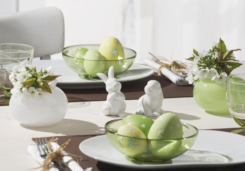 18 Sparkling Ideas for Decorating With Glass Bowls LoveToKnow