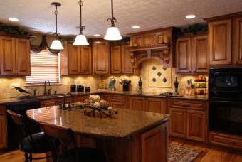 https://cf.ltkcdn.net/homeimprovement/images/slide/161730-847x567-kitchen-lighting.jpg