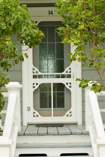 exterior_wood_screened_door