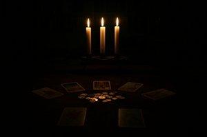 Consult the tarot today!