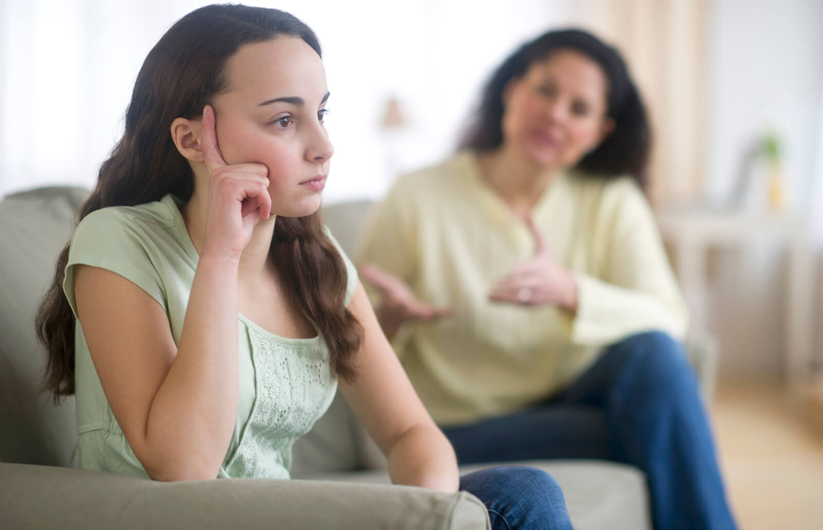 madre-hija-discutiendo.jpg