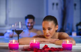 Pareja en el jacuzzi