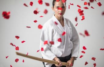 Guerrero del Aikido con Espada Bokken en la mano
