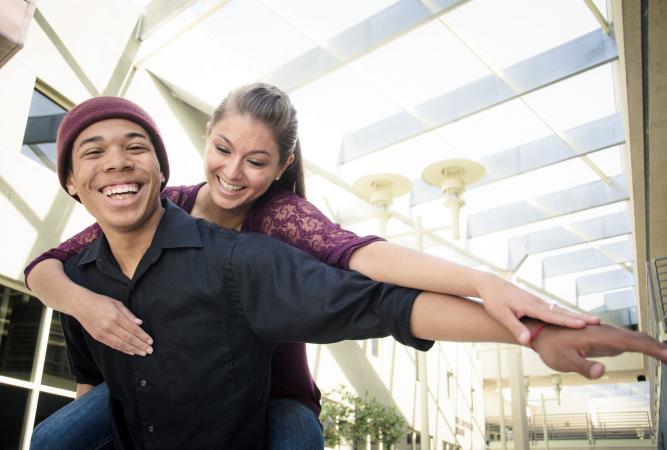 Leo y tauro, pareja feliz