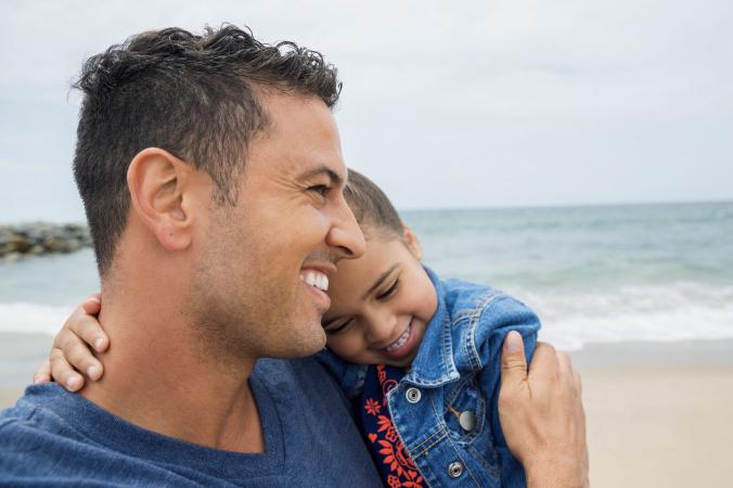 El hombre Cáncer es un padre cariñoso