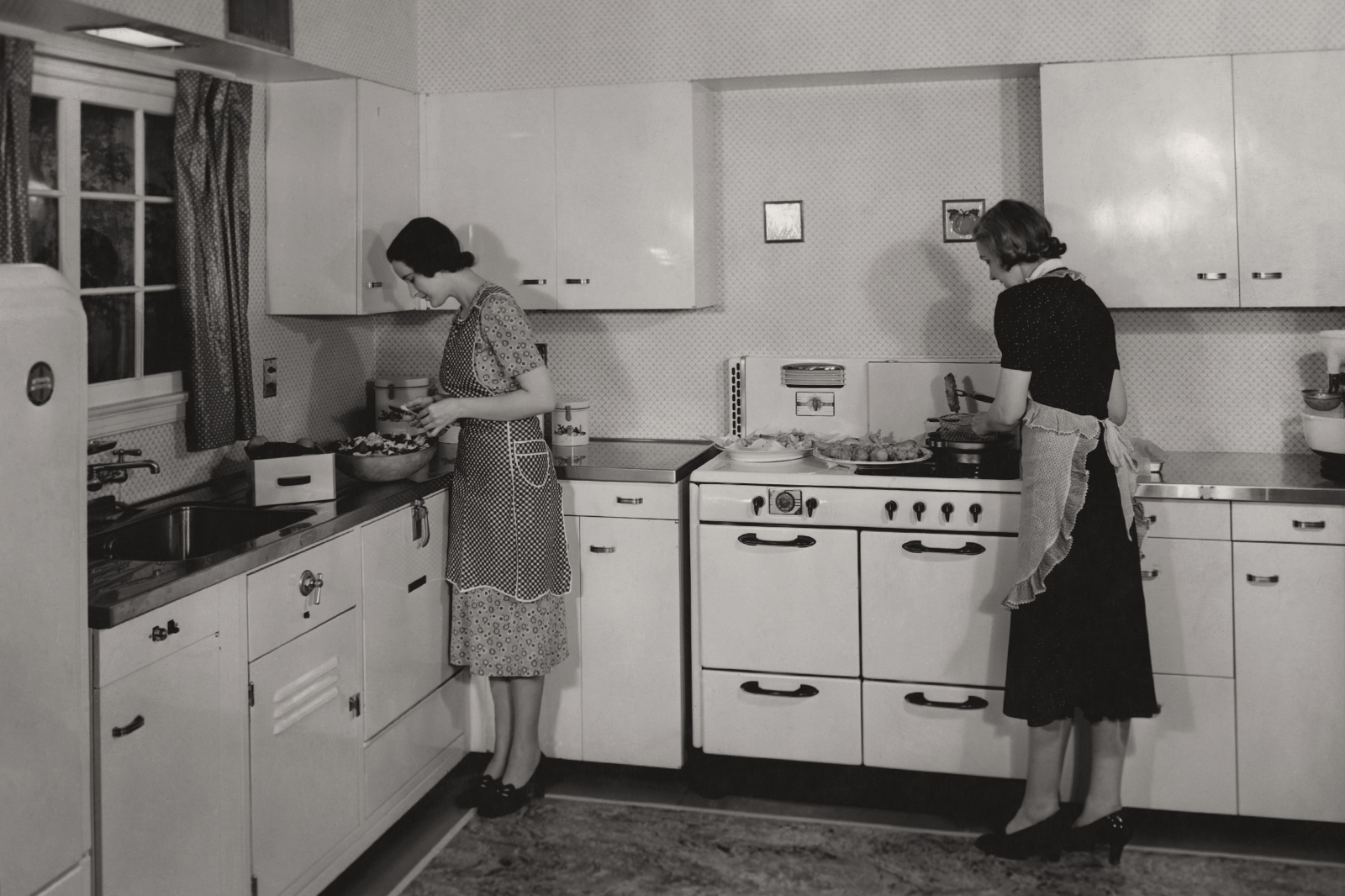 1940s-kitchen-cabinets.jpg