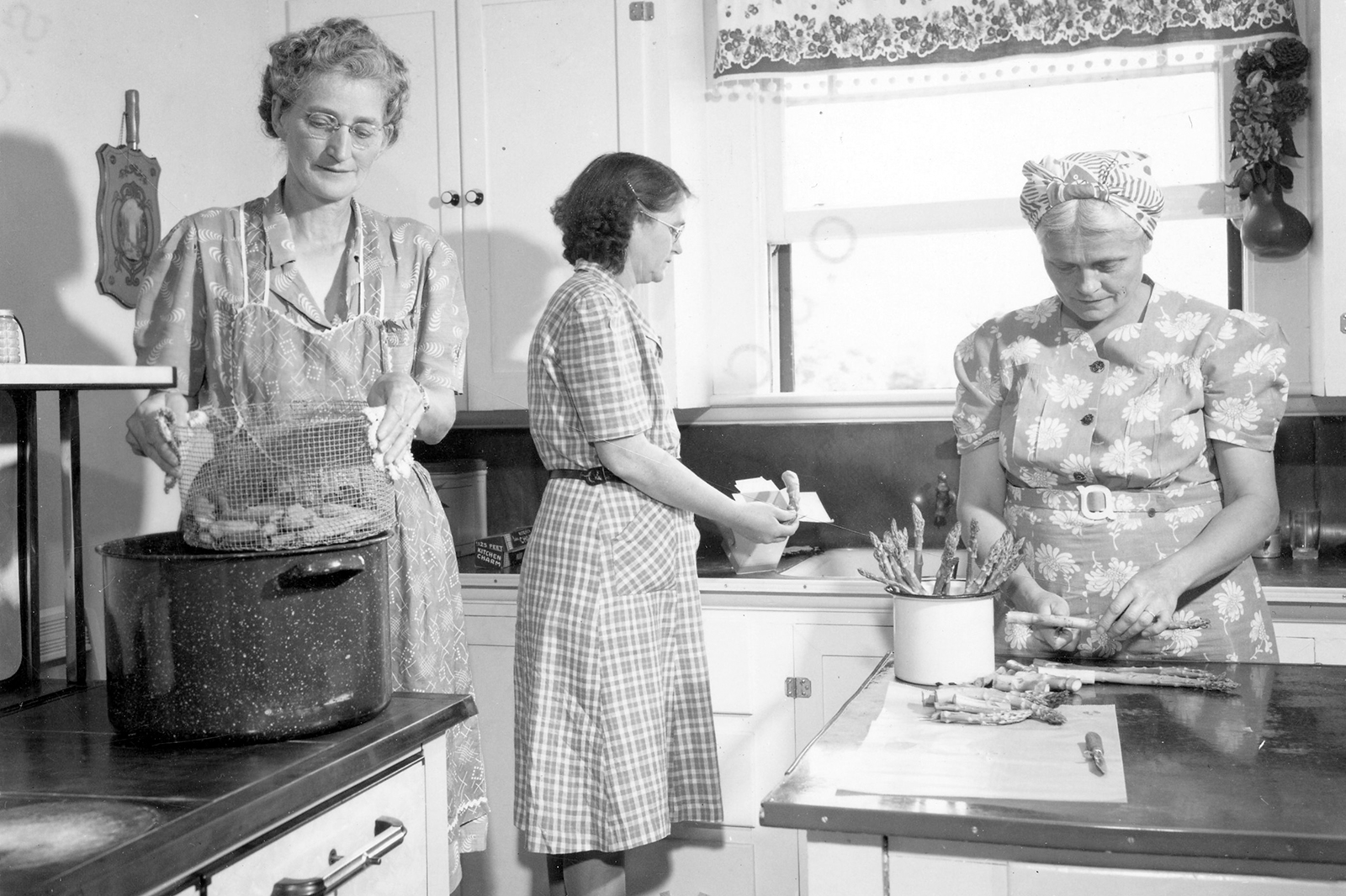 1940s-kitchen-countertop.jpg