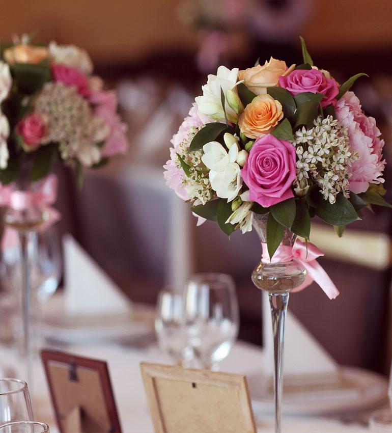 Brunch Table Decorations 15 Simple Setting Ideas LoveToKnow