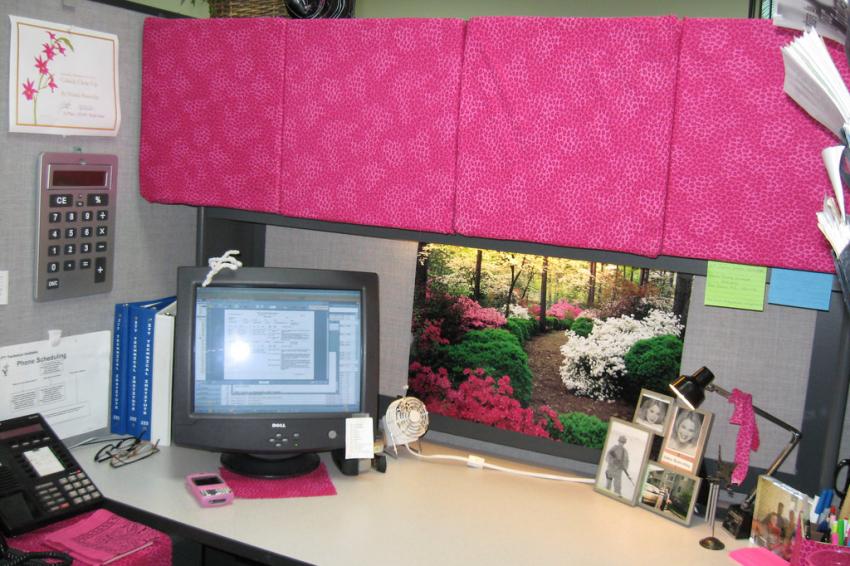 11 Cute Office Cubicle Décor Ideas LoveToKnow