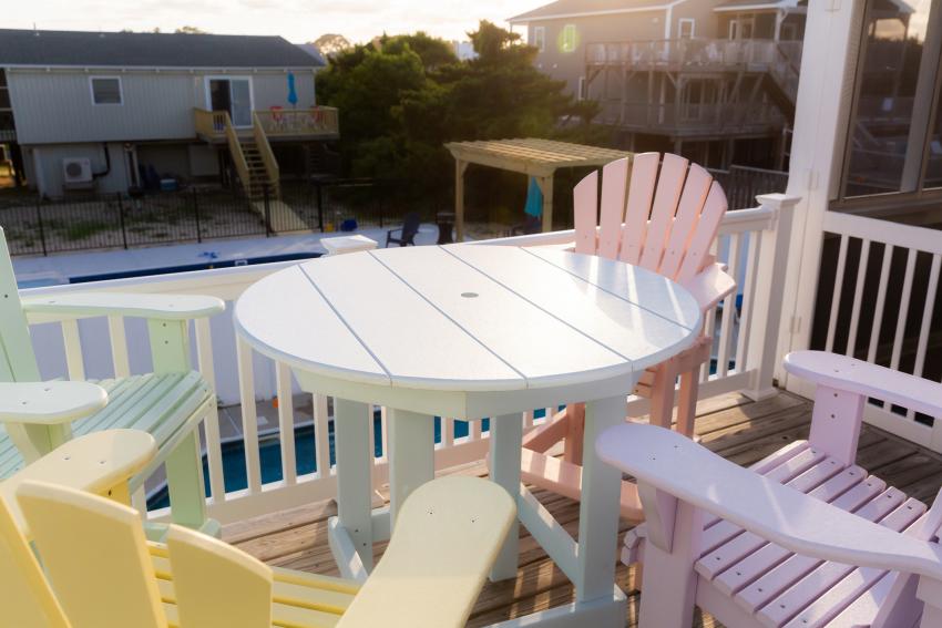 12 Patio Table Decor Ideas for an Outdoor Oasis LoveToKnow