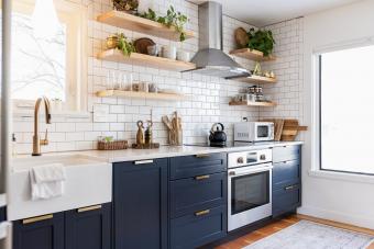 https://cf.ltkcdn.net/interiordesign/images/slide/335236-850x567-painted-cabinets-1469577265.jpg