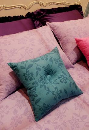 Teen bed pillows