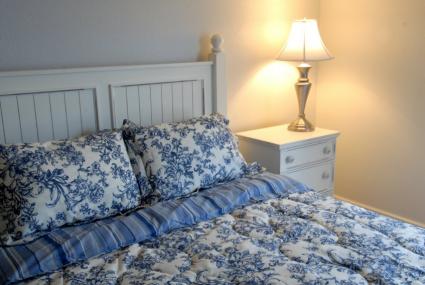 Shabbychicbedroom2.jpg