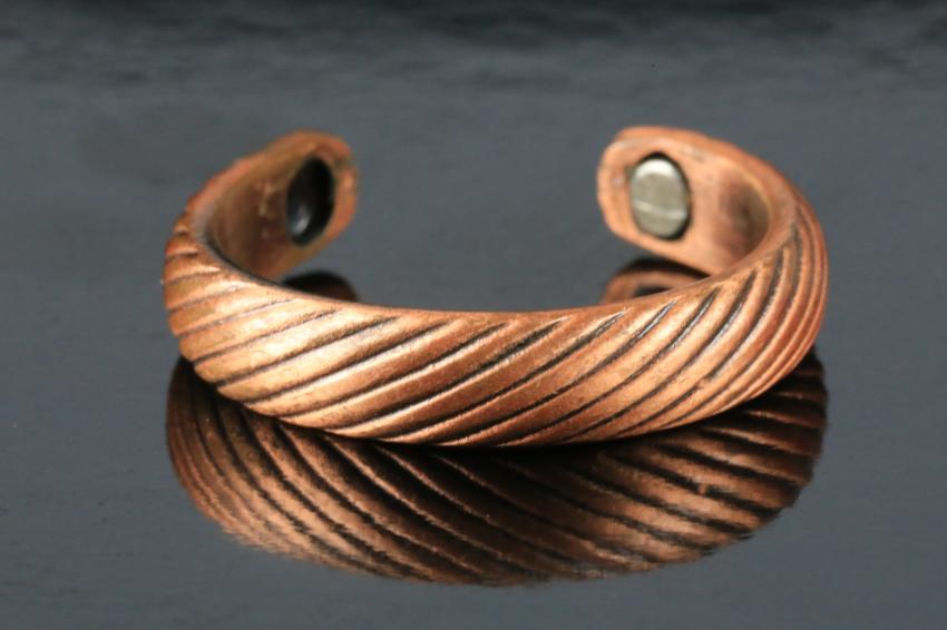 Different Metals in Jewelry Pros, Cons, & Tips LoveToKnow