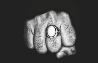 Finger middle ring meaning on Rings And