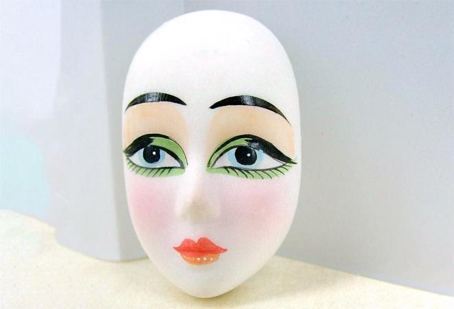vintage porcelain doll face cabochon