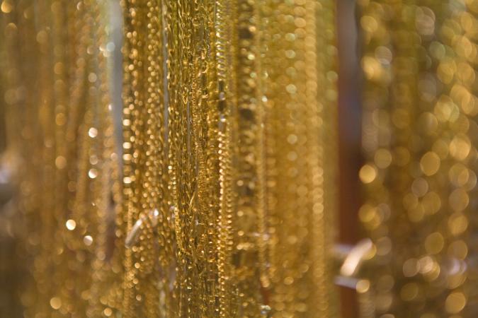 Gold jewelry chains