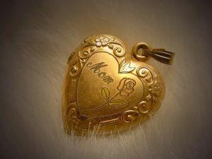 Victorian chased engraved locket