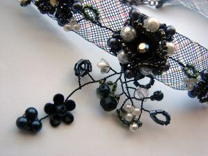 A choker is ideal for Halloween wear