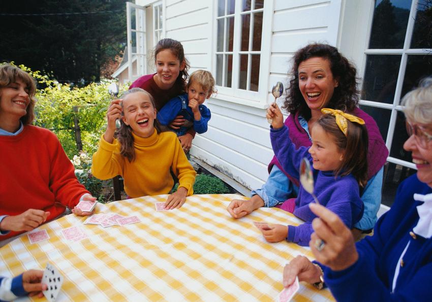 13 Easy Card Games for Kids That'll Keep Them Interested | LoveToKnow