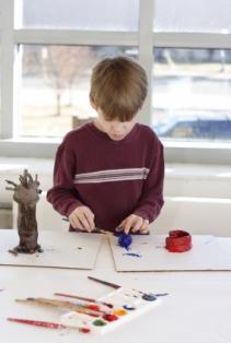 Kids’ art projects are lots of fun for kids and parents to do together!