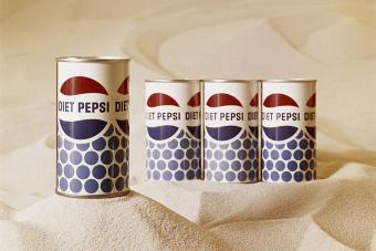 https://cf.ltkcdn.net/life/lifestyle/images/slide/340680-837x558-pepsi-vintage-soda-cans-120360647.jpg