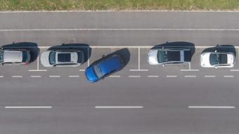 https://cf.ltkcdn.net/life/lifestyle/images/slide/361019-850x478-parallel-park_1852374559.jpg