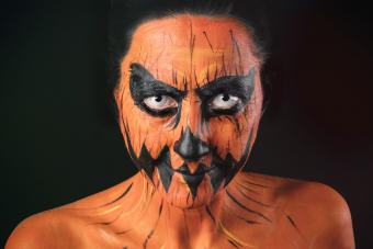 https://cf.ltkcdn.net/makeup/images/slide/278615-850x566-halloween-face-paint-jack-o-lantern.jpg