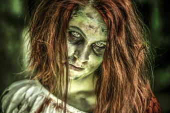 https://cf.ltkcdn.net/makeup/images/slide/280145-850x567-zombie-girl.jpg