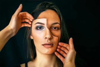 https://cf.ltkcdn.net/makeup/images/slide/280147-850x567-face-painting.jpg