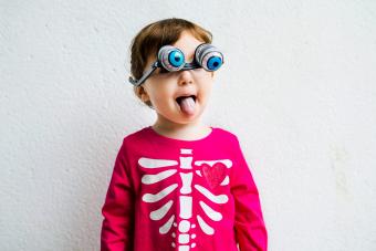 https://cf.ltkcdn.net/makeup/images/slide/280169-850x567-kid-with-crazy-eyes-goggles.jpg