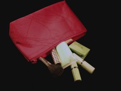 Makeup_Bag_(400_x_300).jpg