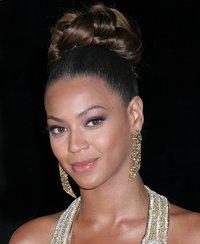 200px-Beyonceswimsuit.jpg
