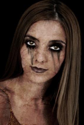 Three Ways To Do Zombie Makeup Lovetoknow - Zombie Makeup For Three Ways To Do Zombie Makeup Lovetoknow - Zombie Makeup For