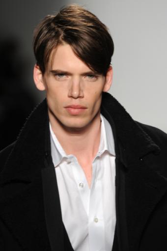 https://cf.ltkcdn.net/mens-fashion/images/slide/135726-399x600r1-Mik-white.jpg