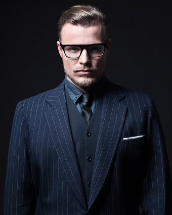 https://cf.ltkcdn.net/mens-fashion/images/slide/199608-680x850-suits1_primarycrop.jpg