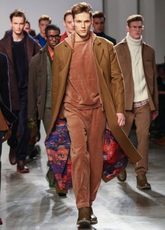 https://cf.ltkcdn.net/mens-fashion/images/slide/202422-610x850-perryellis_crop.jpg