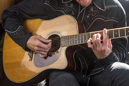 Country music guitarist