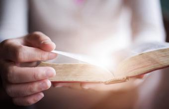 Leyendo la Biblia