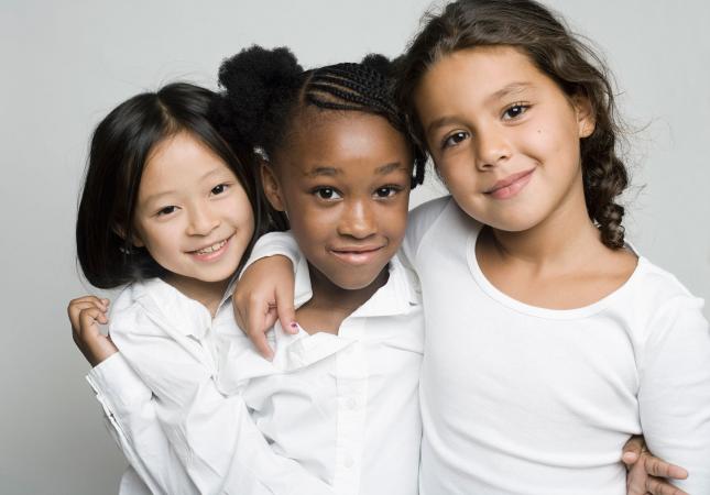 Tres chicas modelando retrato