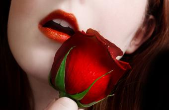 https://cf.ltkcdn.net/paranormal/images/slide/10967-850x555-Lips-and-rose.jpg