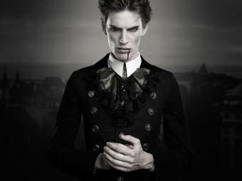 https://cf.ltkcdn.net/paranormal/images/slide/240221-850x638-male-vampire-portrait.jpg