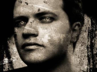 https://cf.ltkcdn.net/paranormal/images/slide/240225-850x638-vampire-man.jpg