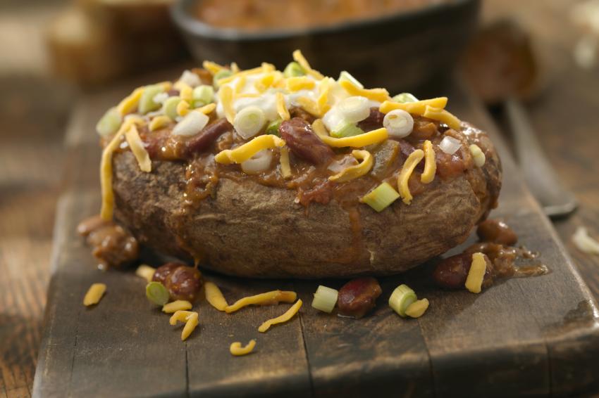 What Goes With Chili Besides Cornbread 18 Satisfying Sides LoveToKnow