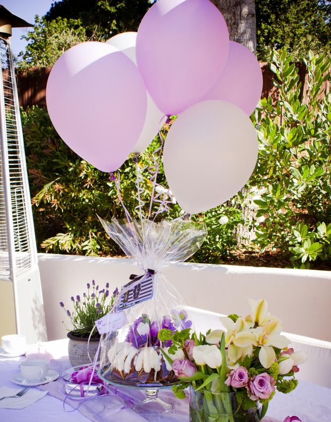 10 DIY Balloon Centerpiece Ideas for Every Occasion | LoveToKnow